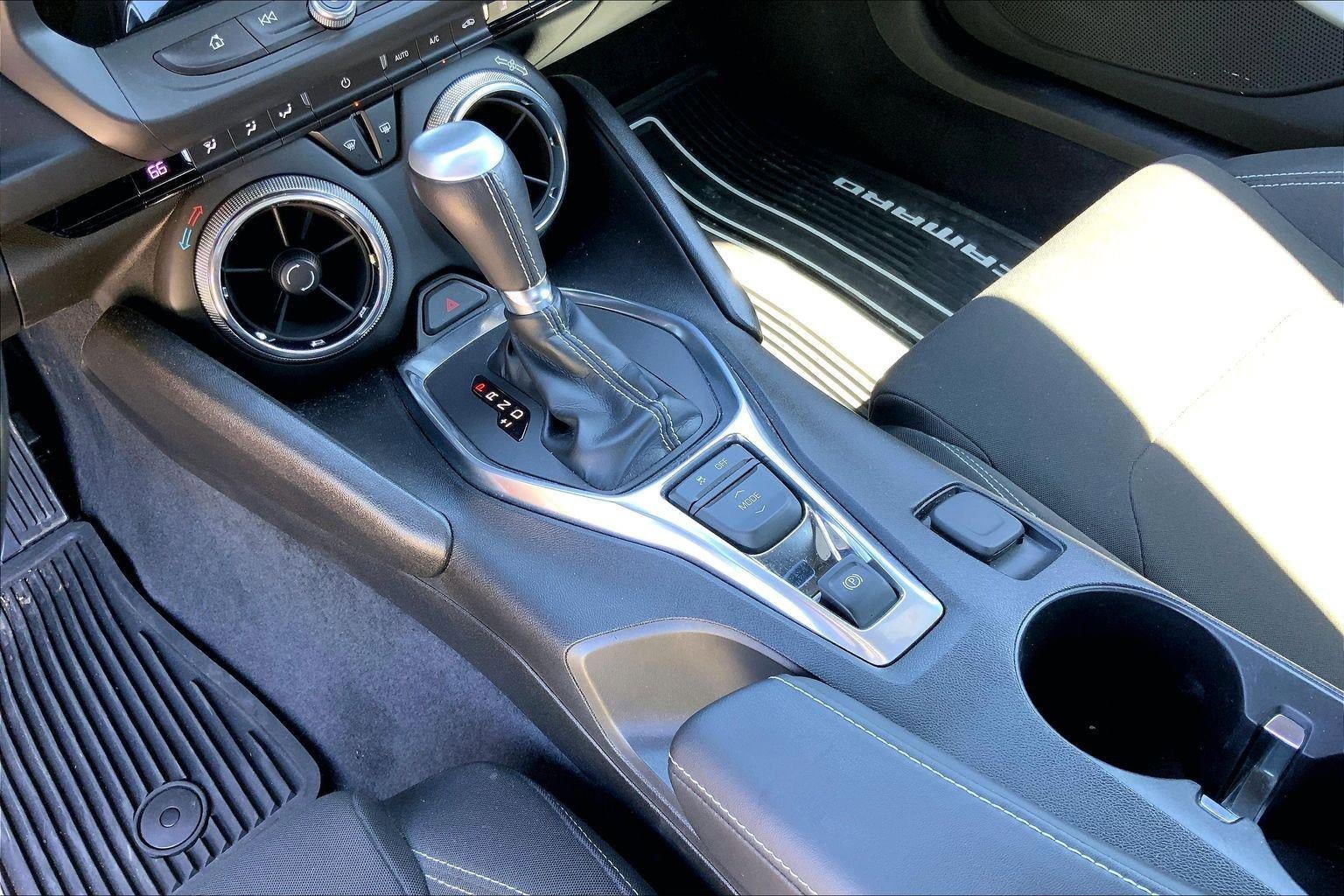 Used 2018 Chevrolet Camaro LT w/ Technology Package RWD image 15