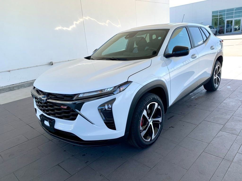 Used 2025 Chevrolet Trax RS w/ Sunroof Package