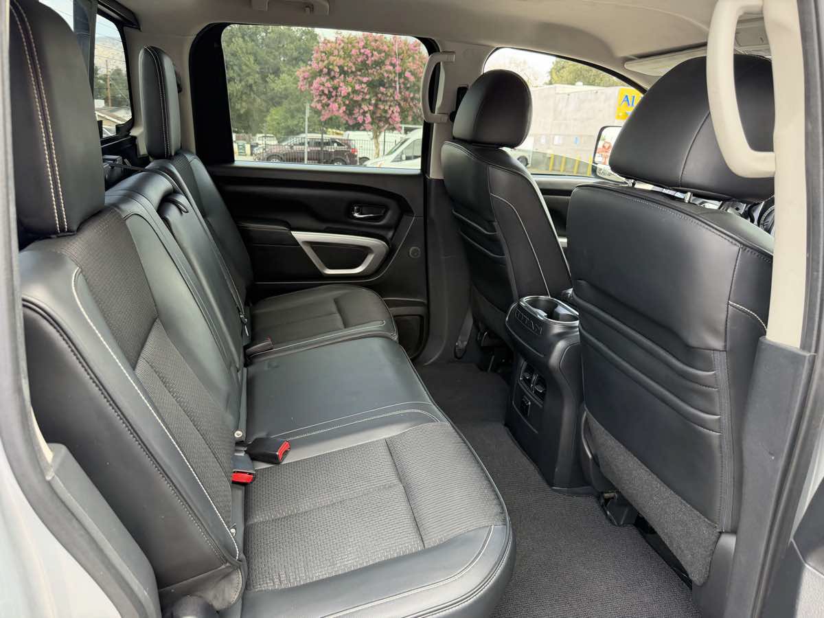 Used 2016 Nissan Titan PRO-4X AWD/4WD image 16