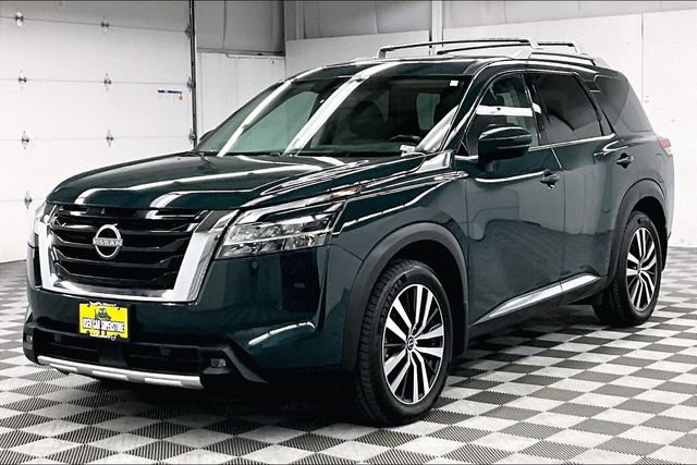 Used 2023 Nissan Pathfinder Platinum w/ Cargo Package AWD/4WD image 12