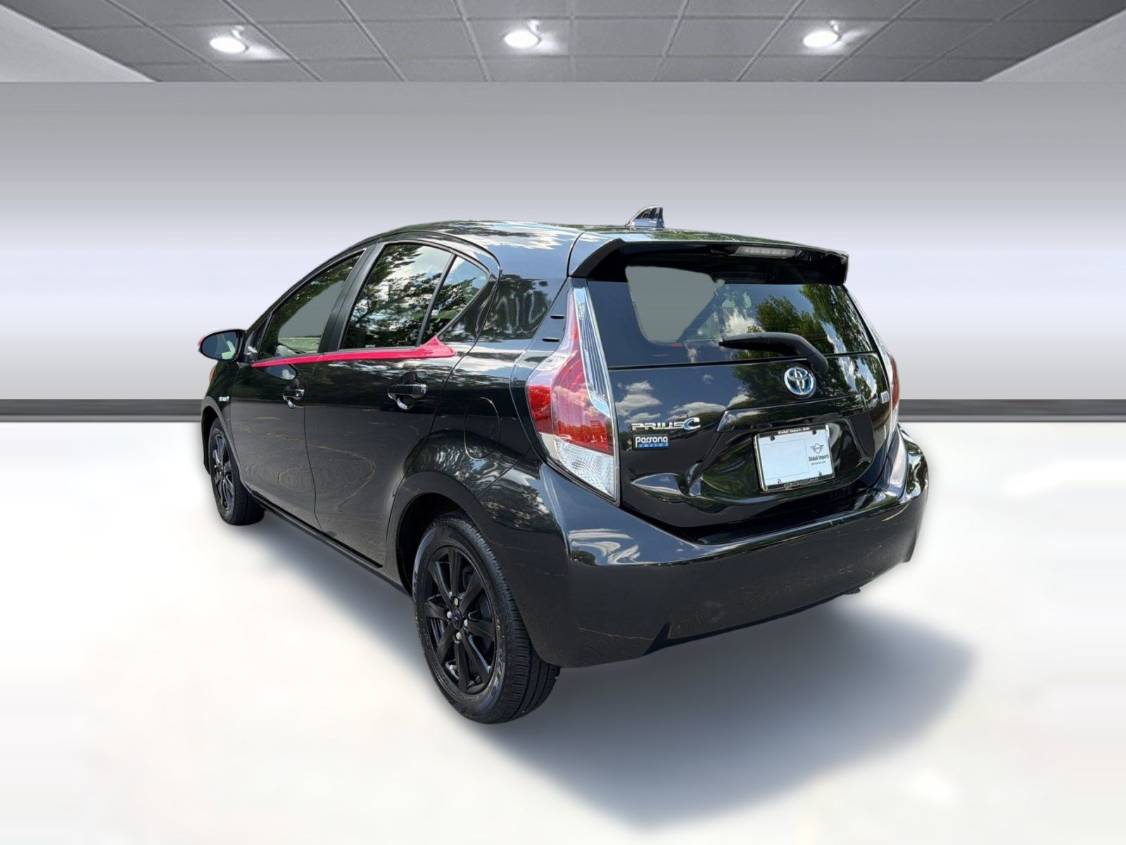 Used 2016 Toyota Prius C Persona Series FWD image 3