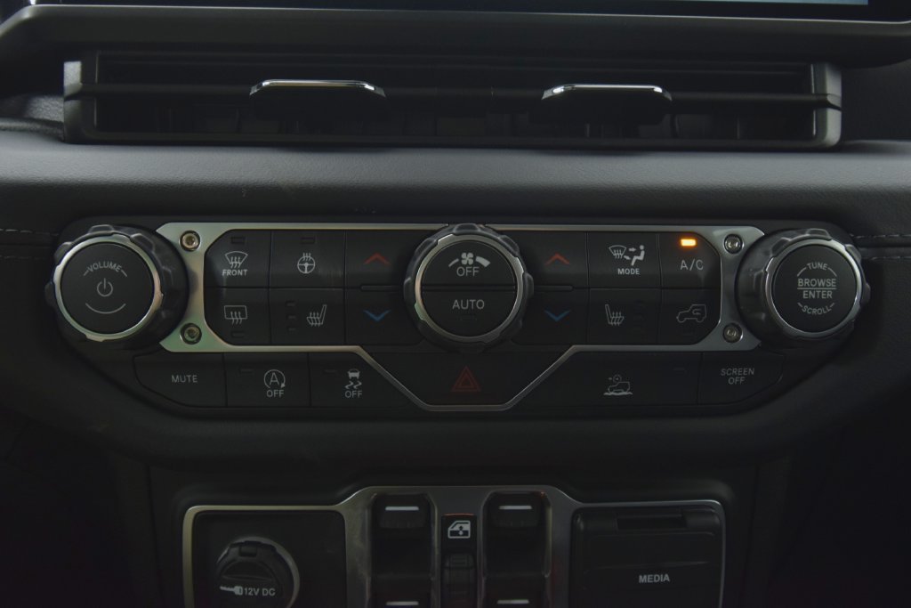 New 2026 Jeep Gladiator Sport AWD/4WD image 22