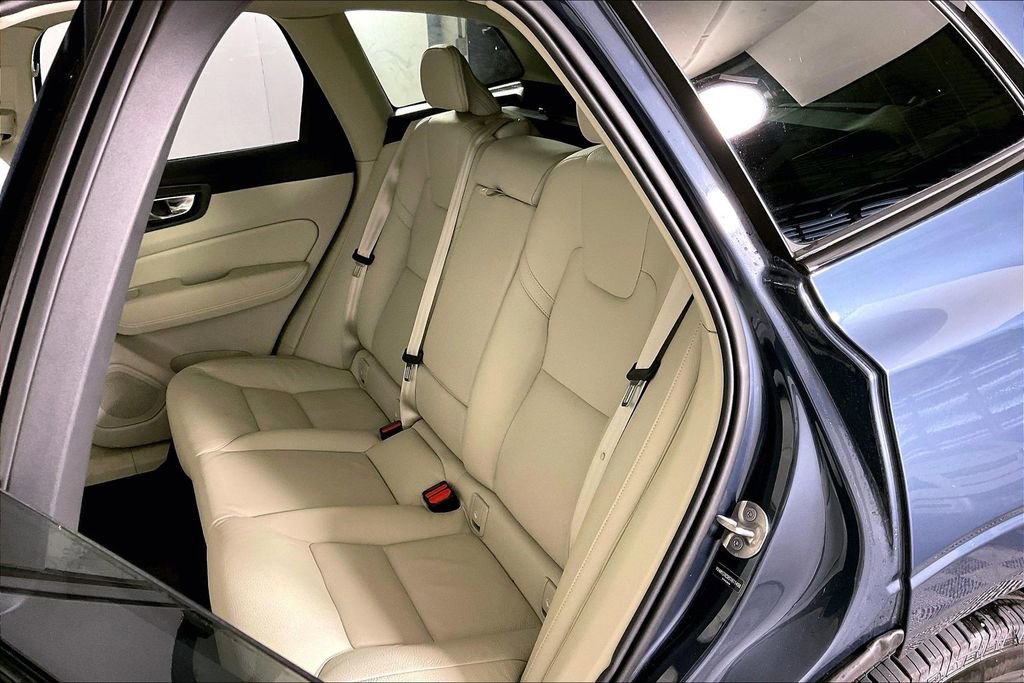 Used 2025 Volvo XC60 B5 Plus w/ Protection Package Premier image 25