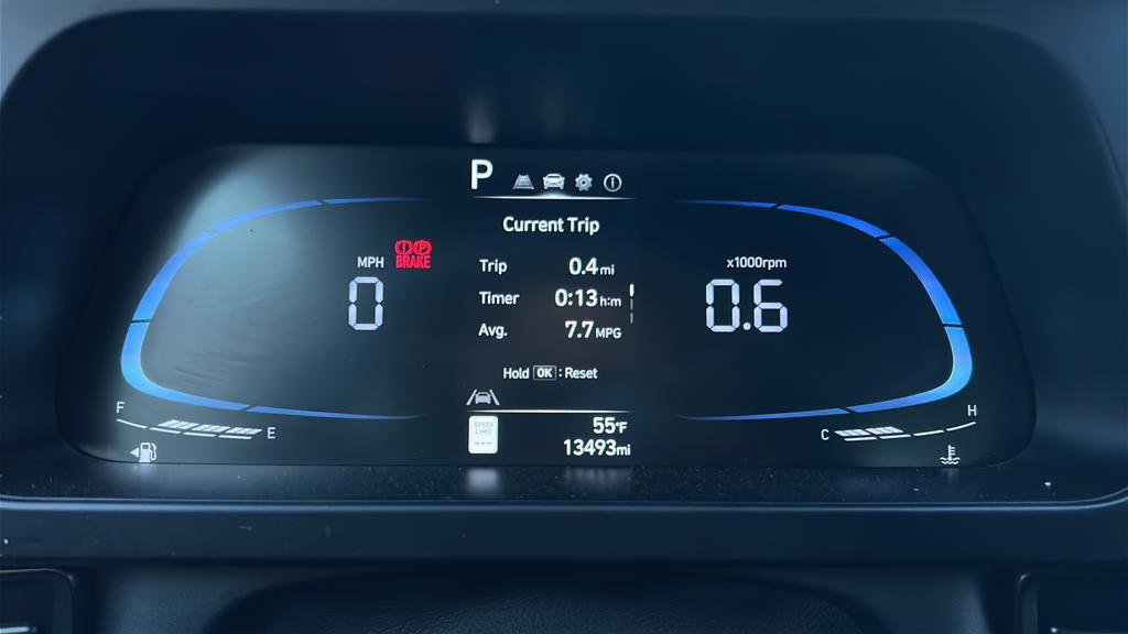 Certified 2025 Hyundai Elantra Sport image 23