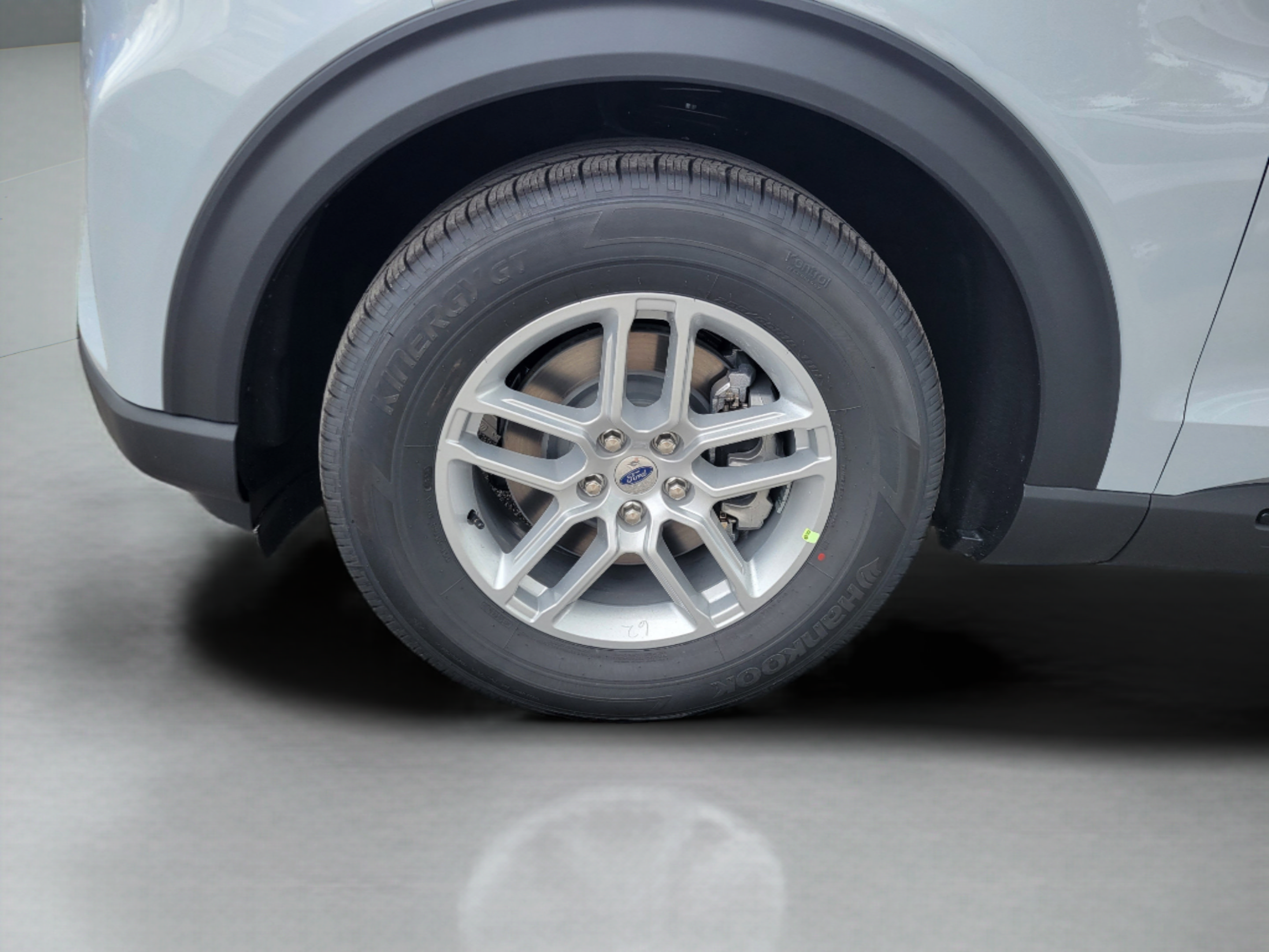 New 2026 Ford Explorer Active RWD image 32