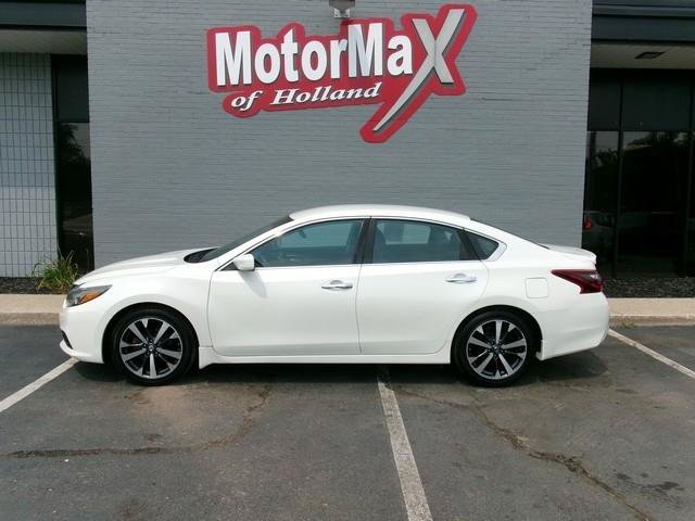 Used 2017 Nissan Altima 2.5 SR