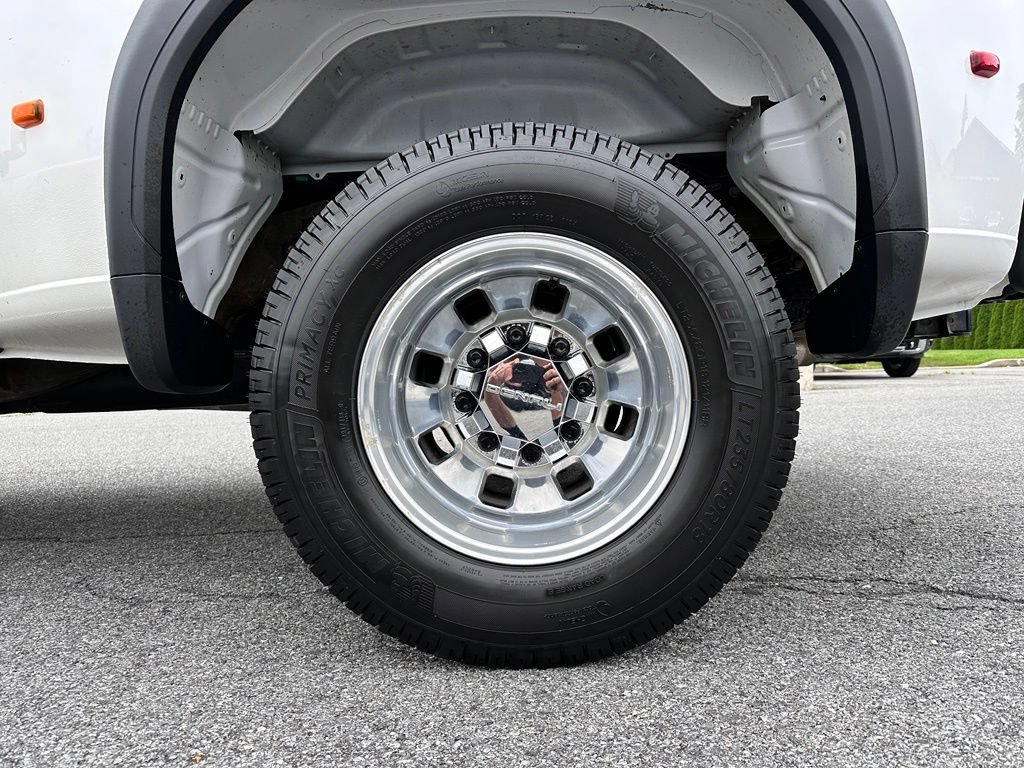 Certified 2024 GMC Sierra 3500 Denali Ultimate AWD/4WD image 49