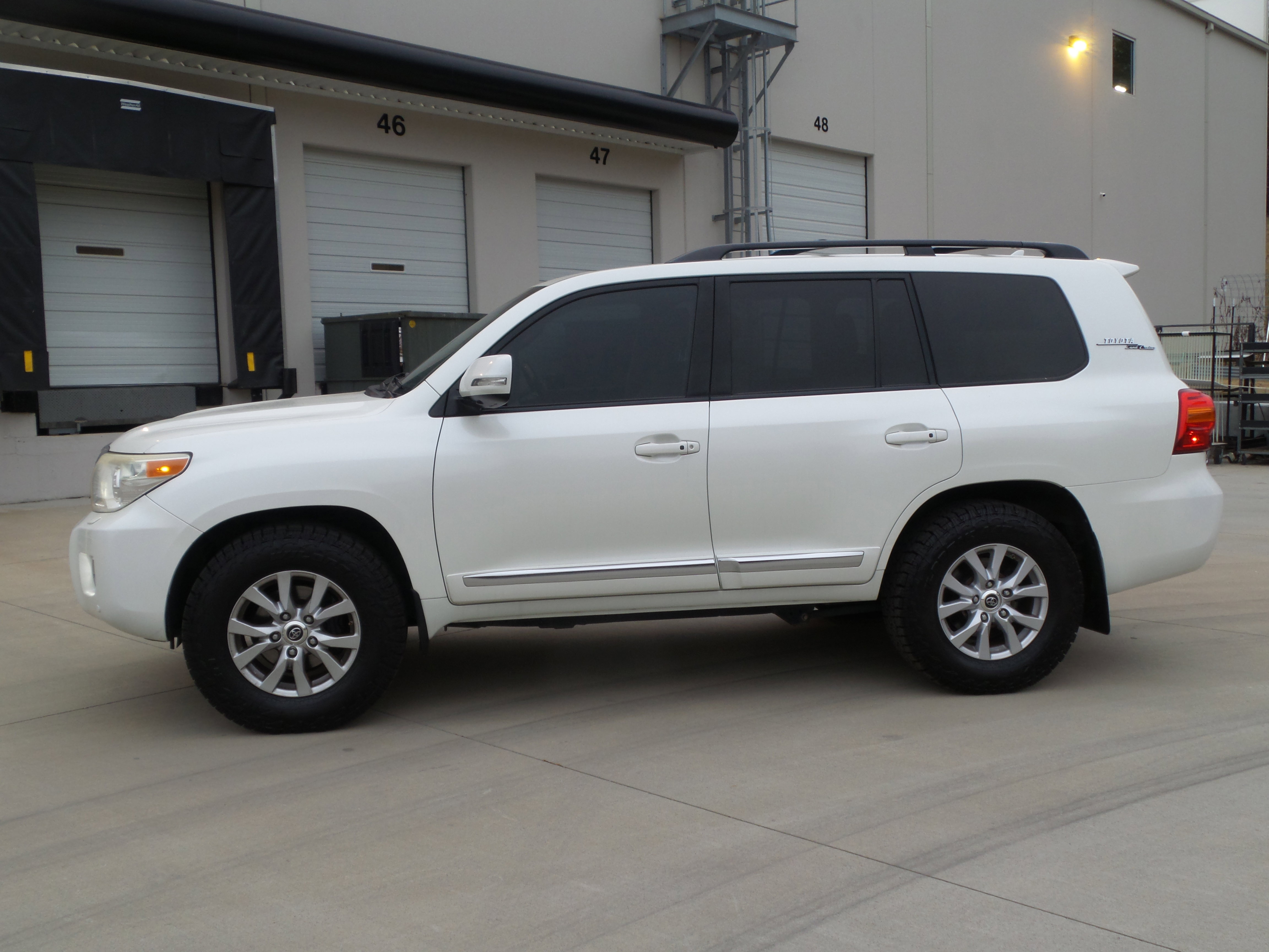 Used 2013 Toyota Land Cruiser image 3