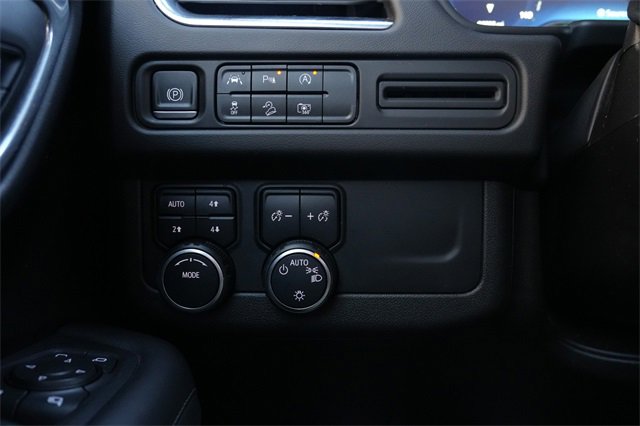 Used 2023 Chevrolet Tahoe Z71 w/ Luxury Package image 26