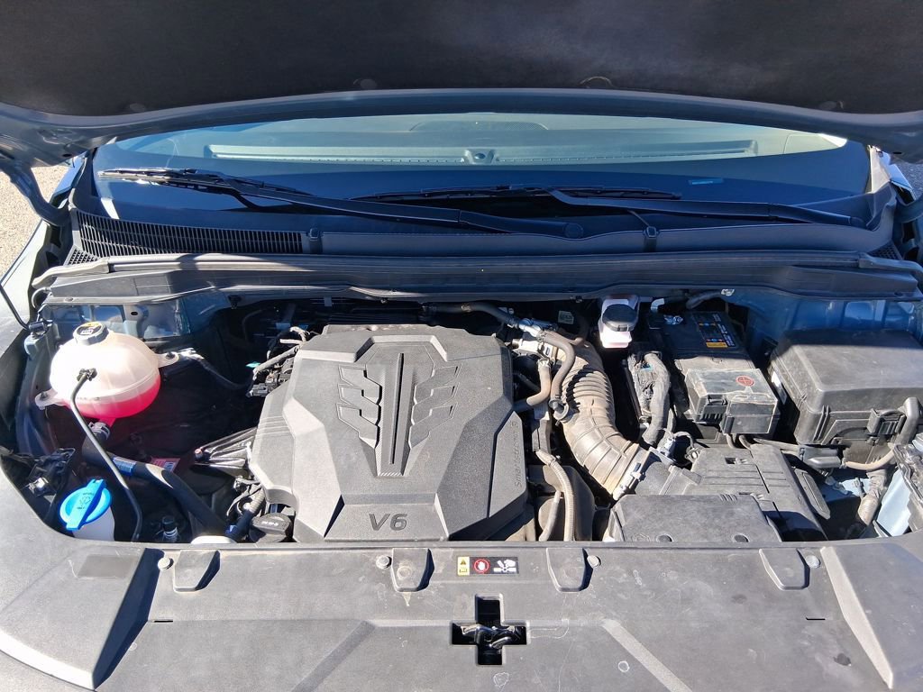 Used 2024 Kia Carnival EX image 21