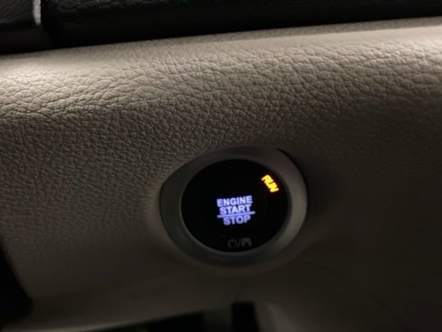 Used 2024 Chrysler Pacifica Limited image 17