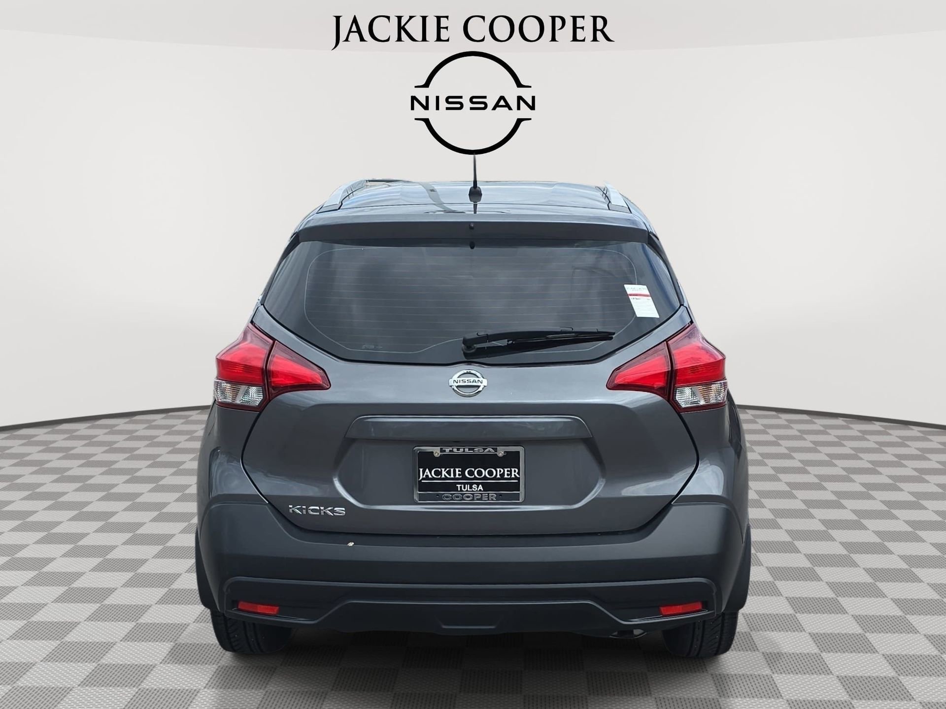 Used 2018 Nissan Kicks S FWD image 6