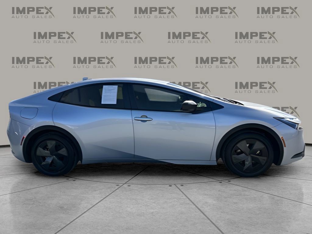 Used 2024 Toyota Prius Prime SE image 6