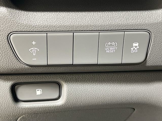 Certified 2022 Kia Niro LX image 10