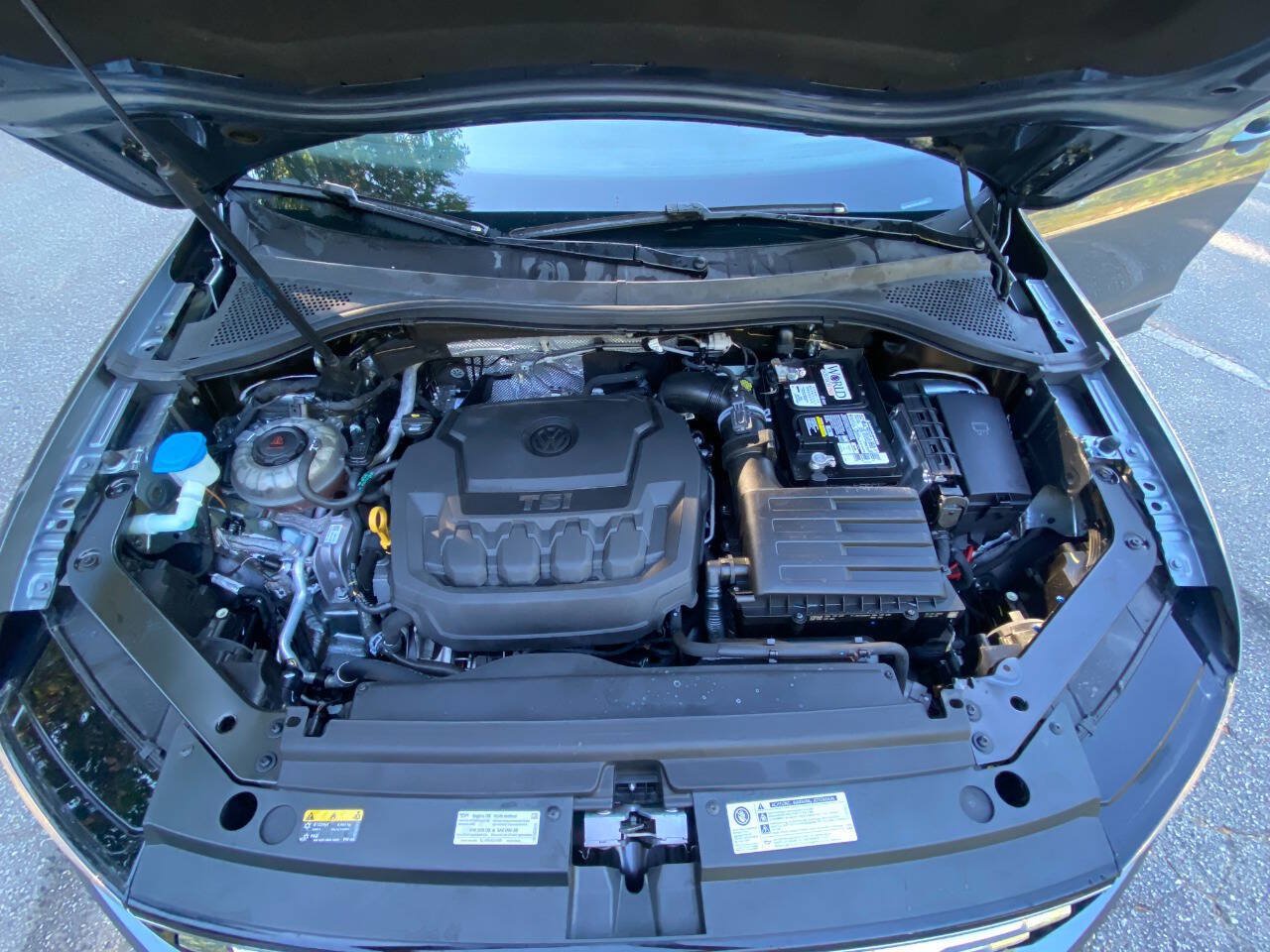 Used 2020 Volkswagen Tiguan SE FWD image 60