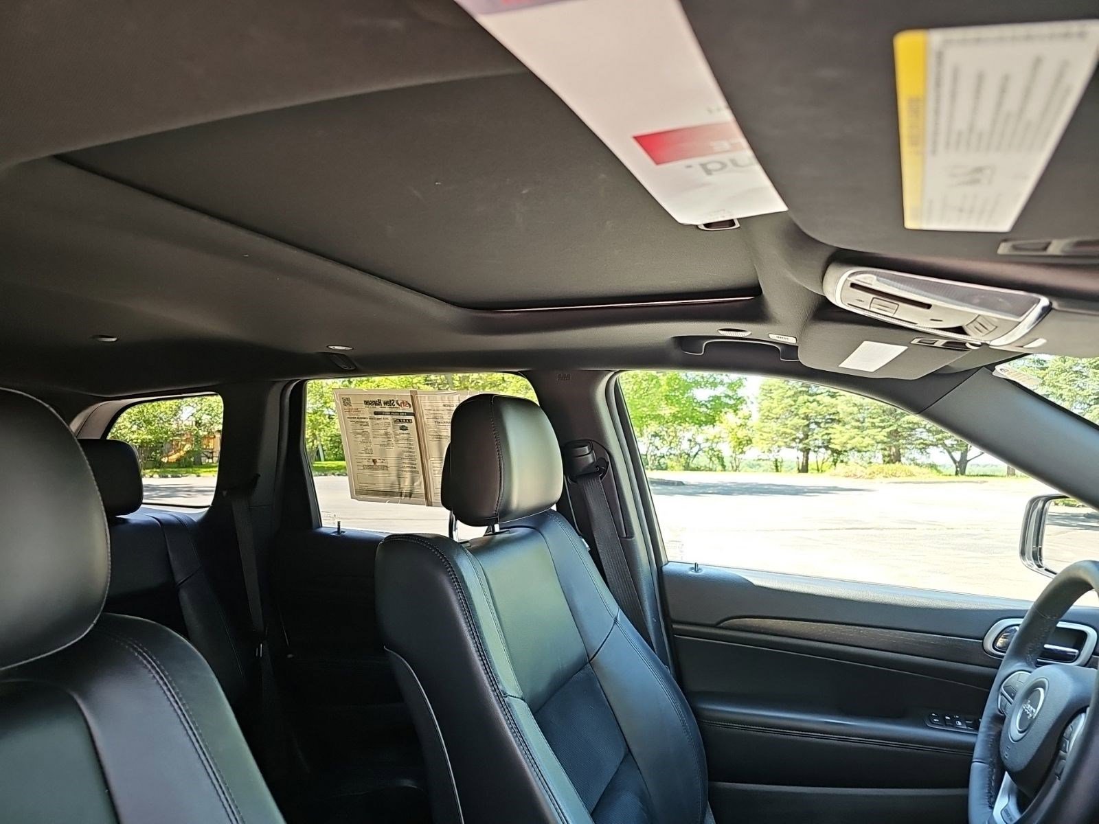 Used 2018 Jeep Grand Cherokee Altitude AWD/4WD image 13