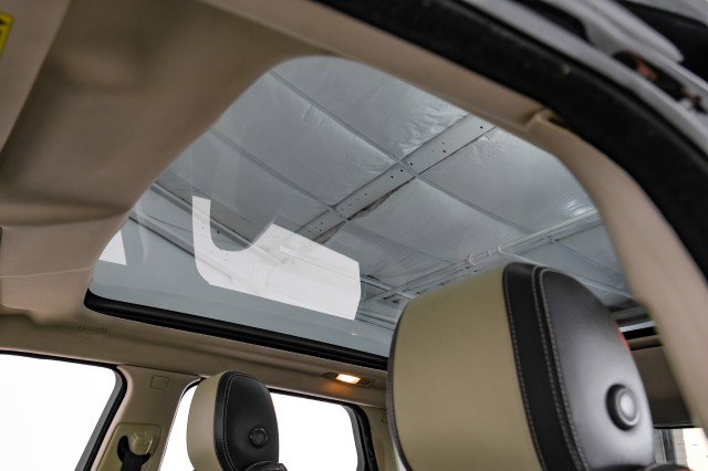 Used 2017 Land Rover Range Rover Evoque SE Premium image 21