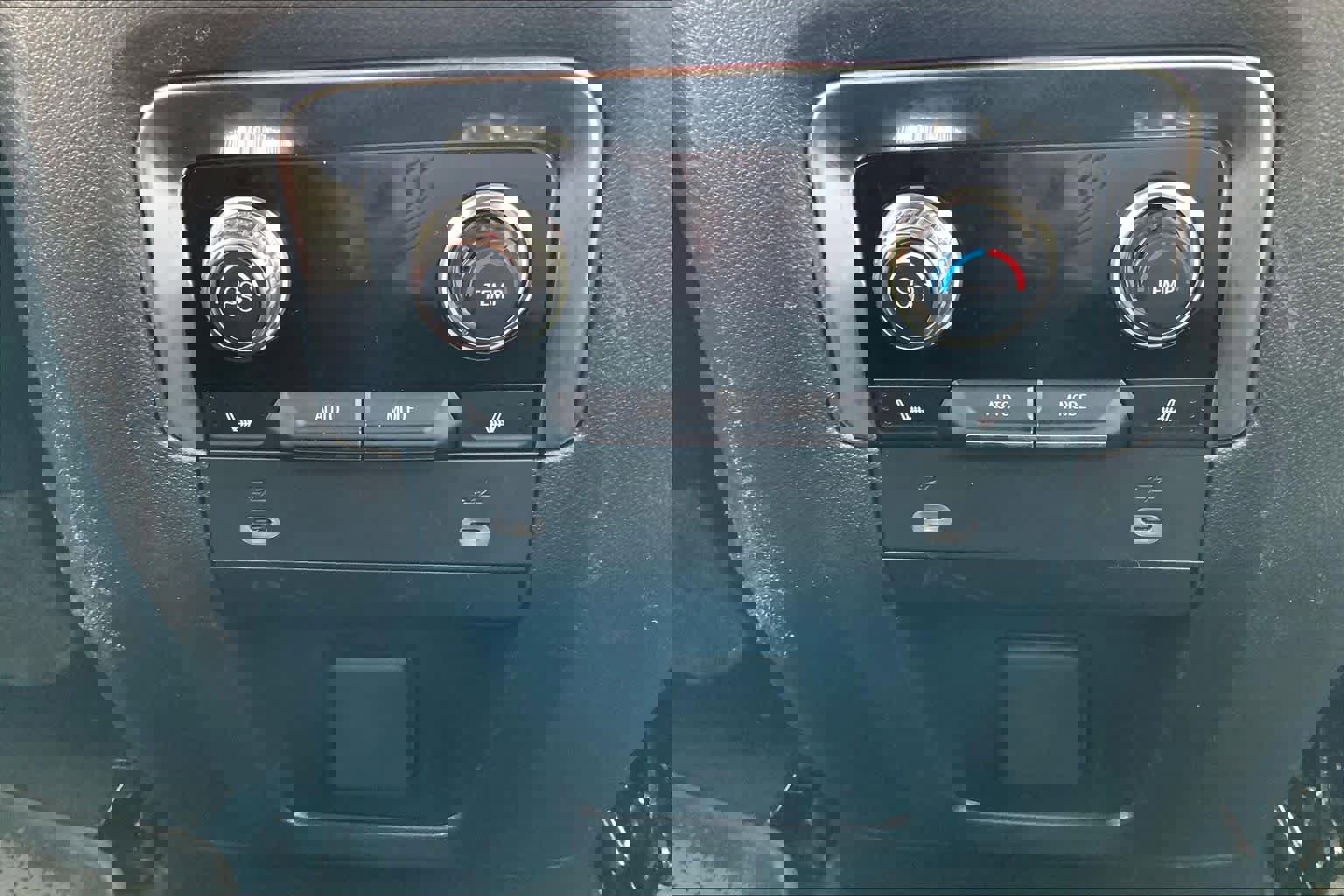 Used 2023 GMC Yukon XL Denali image 30