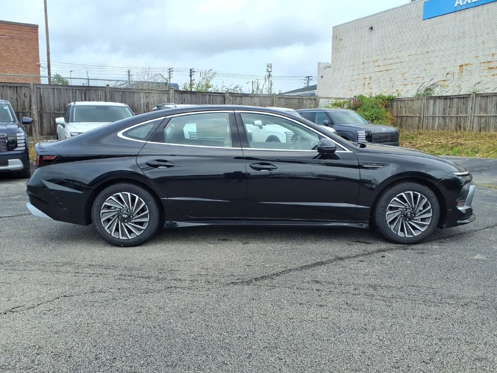 New 2026 Hyundai Sonata SEL FWD image 2