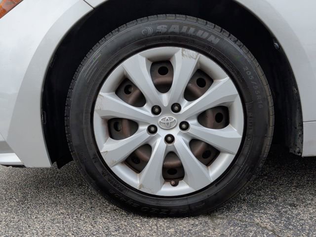 Used 2020 Toyota Corolla LE FWD image 9