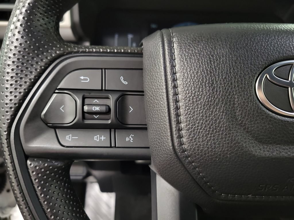 Used 2025 Toyota Tacoma SR5 AWD/4WD image 25