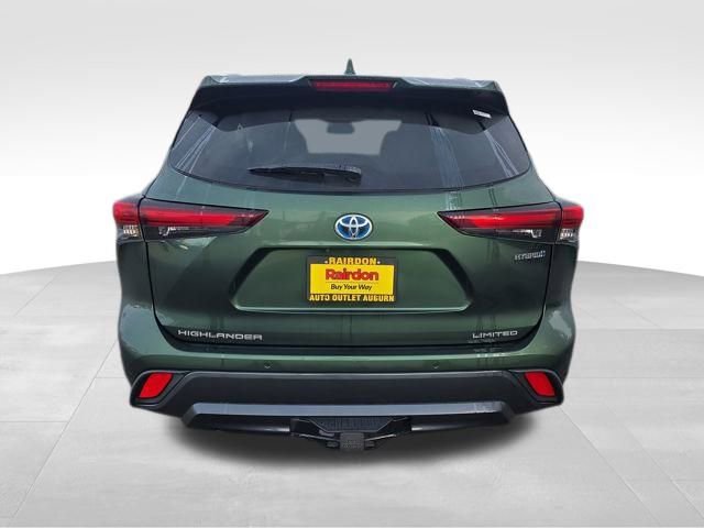 Used 2024 Toyota Highlander Limited image 8