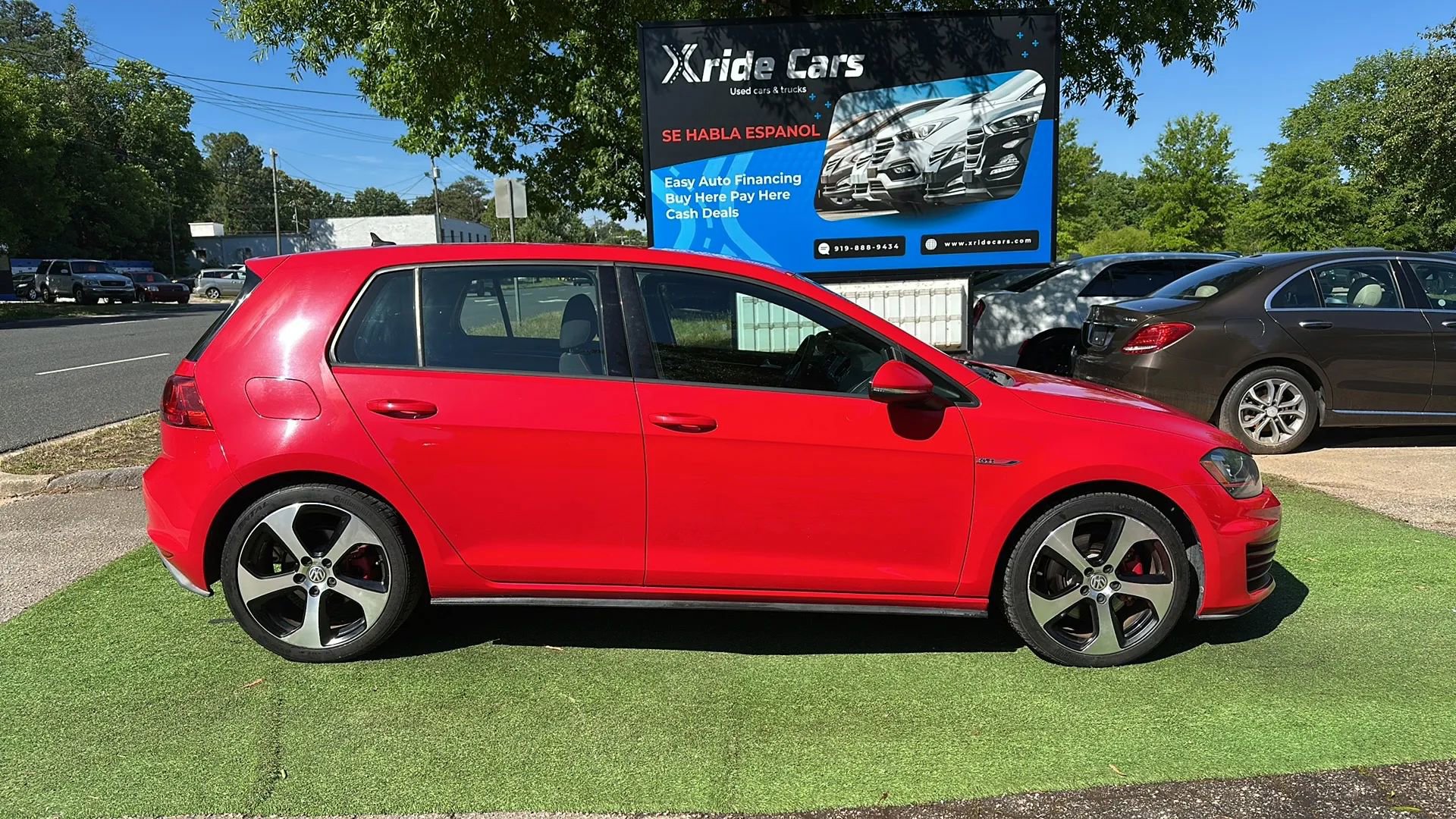 Used 2015 Volkswagen GTI S FWD image 8