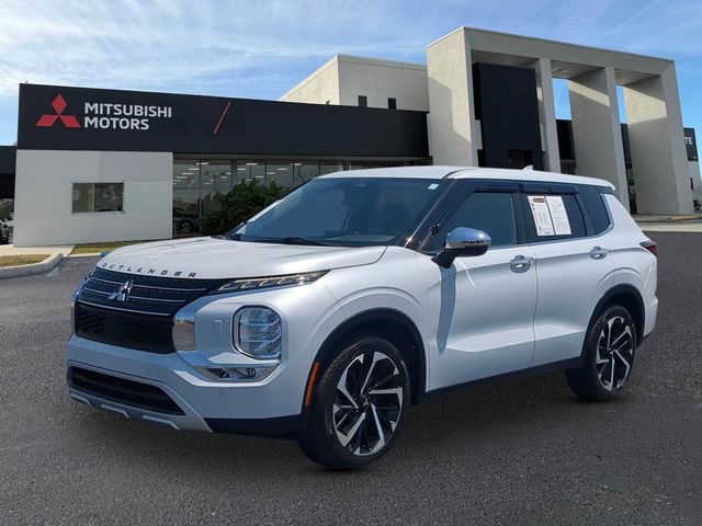 Used 2022 Mitsubishi Outlander SE AWD/4WD image 1