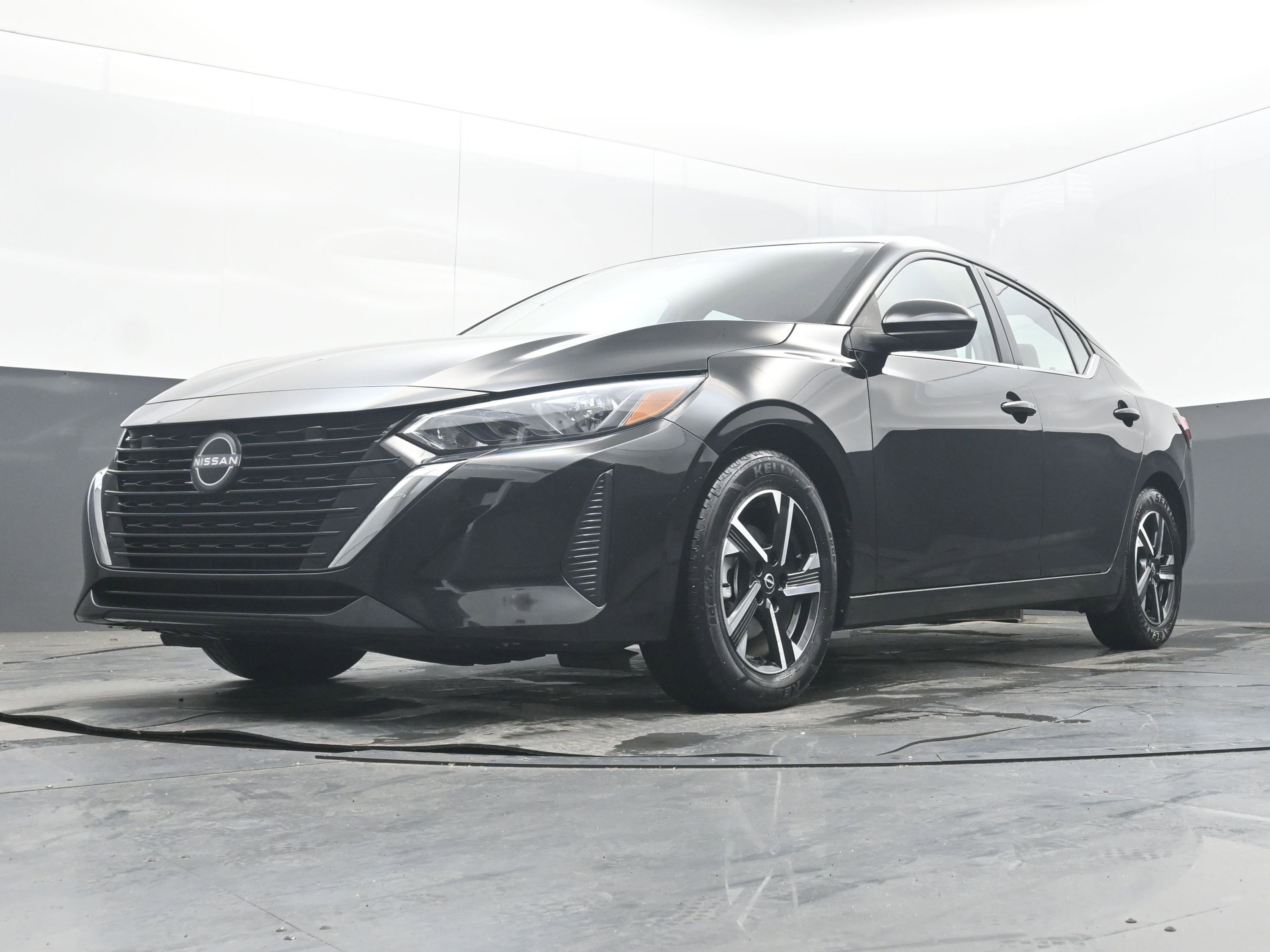 Used 2025 Nissan Sentra SV FWD image 25