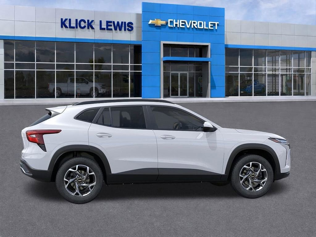 New 2026 Chevrolet Trax LT w/ Sunroof Package FWD image 5