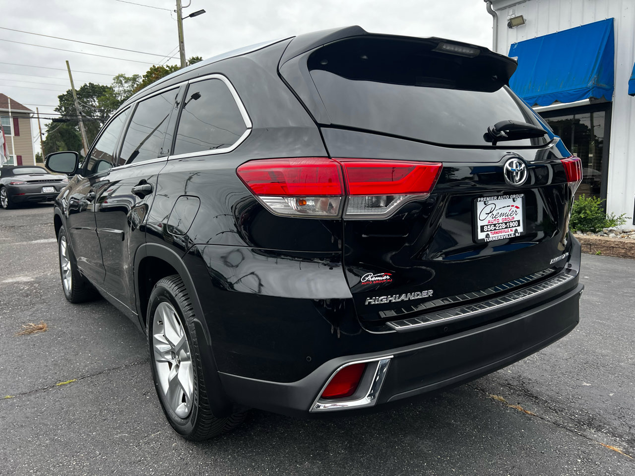 Used 2017 Toyota Highlander Limited image 7