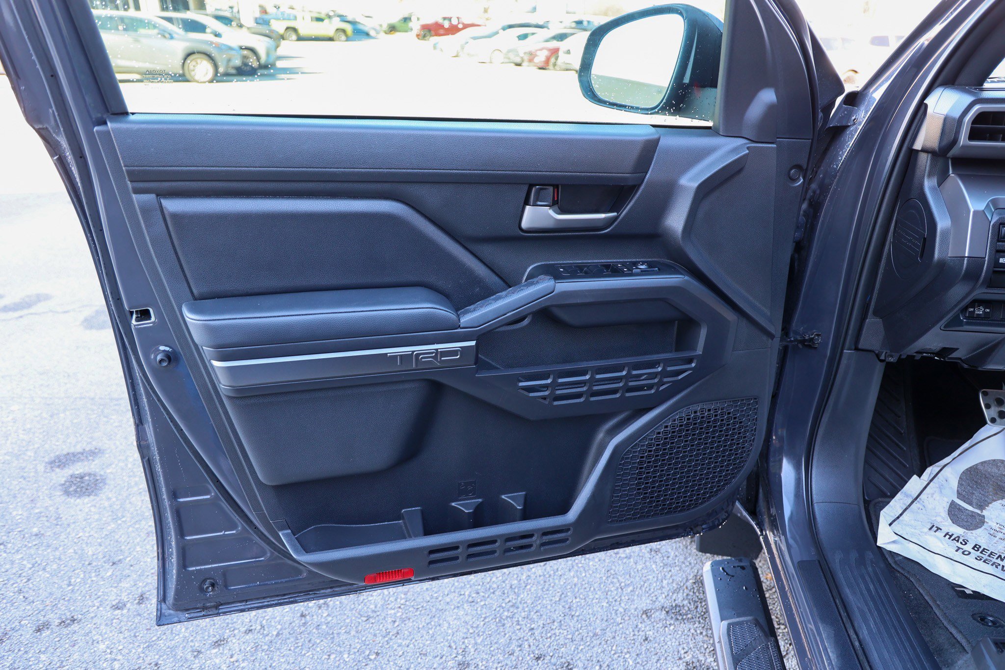 Used 2024 Toyota Tacoma TRD Sport image 33