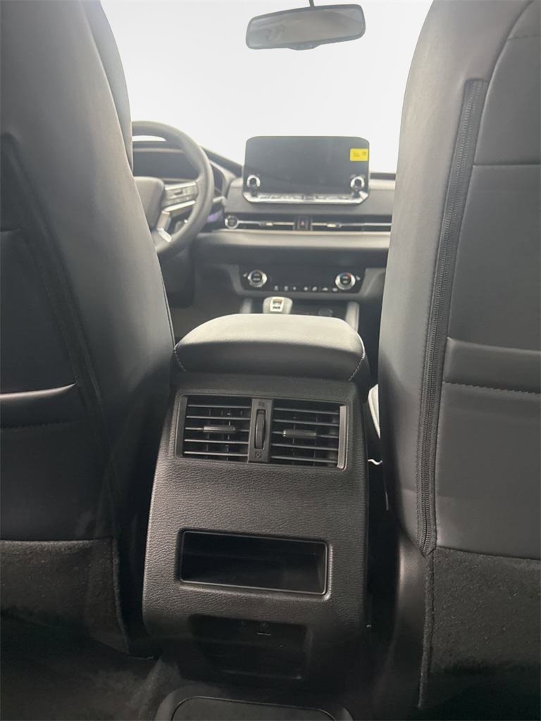 New 2025 Mitsubishi Outlander SE image 34