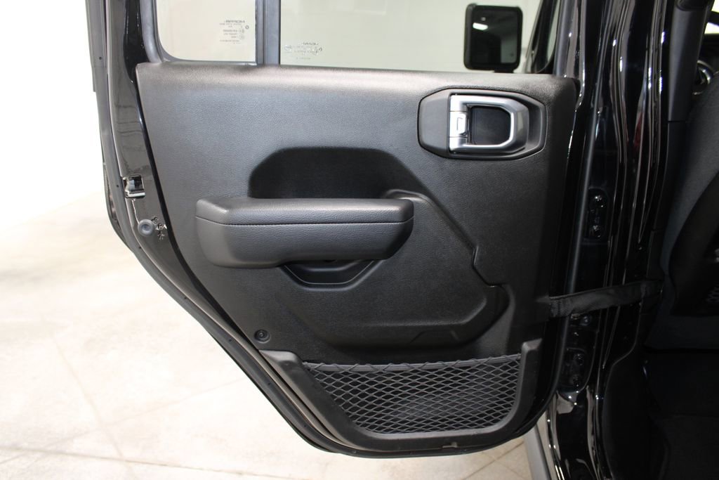 Used 2024 Jeep Wrangler Unlimited Rubicon image 21