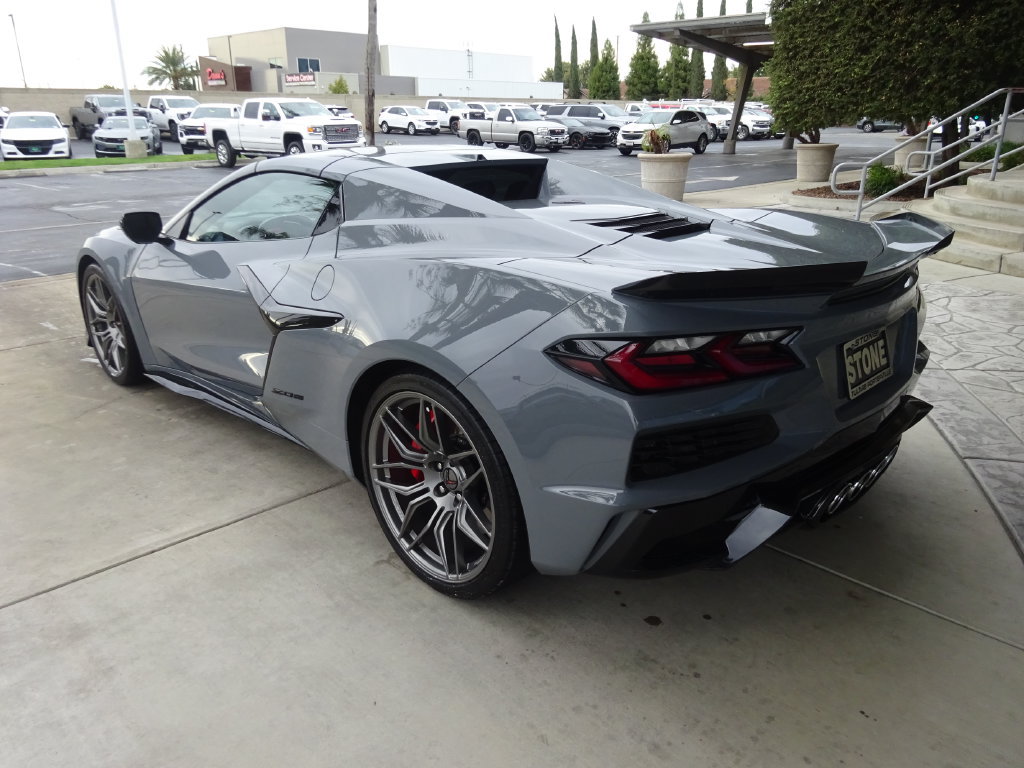 Used 2025 Chevrolet Corvette Z06 RWD image 6