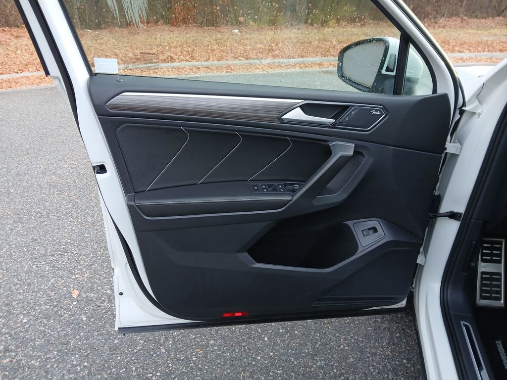 Used 2022 Volkswagen Tiguan SEL R-Line image 22