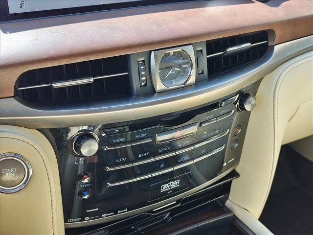Used 2016 Lexus LX 570 4WD w/ Luxury Package image 16