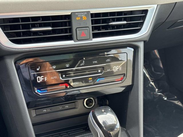 New 2025 Volkswagen Taos SE image 22
