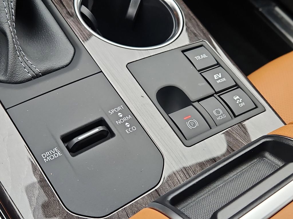New 2026 Toyota Highlander Platinum AWD/4WD image 11
