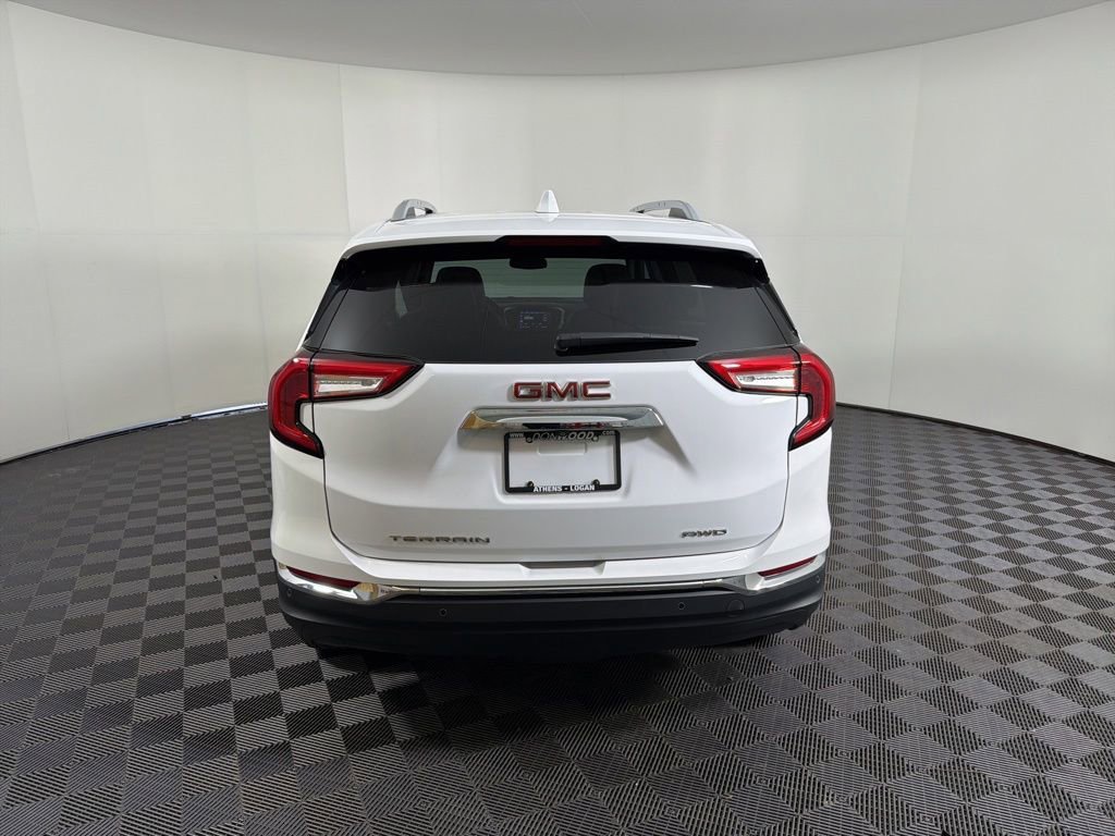 Used 2024 GMC Terrain SLT AWD/4WD image 13
