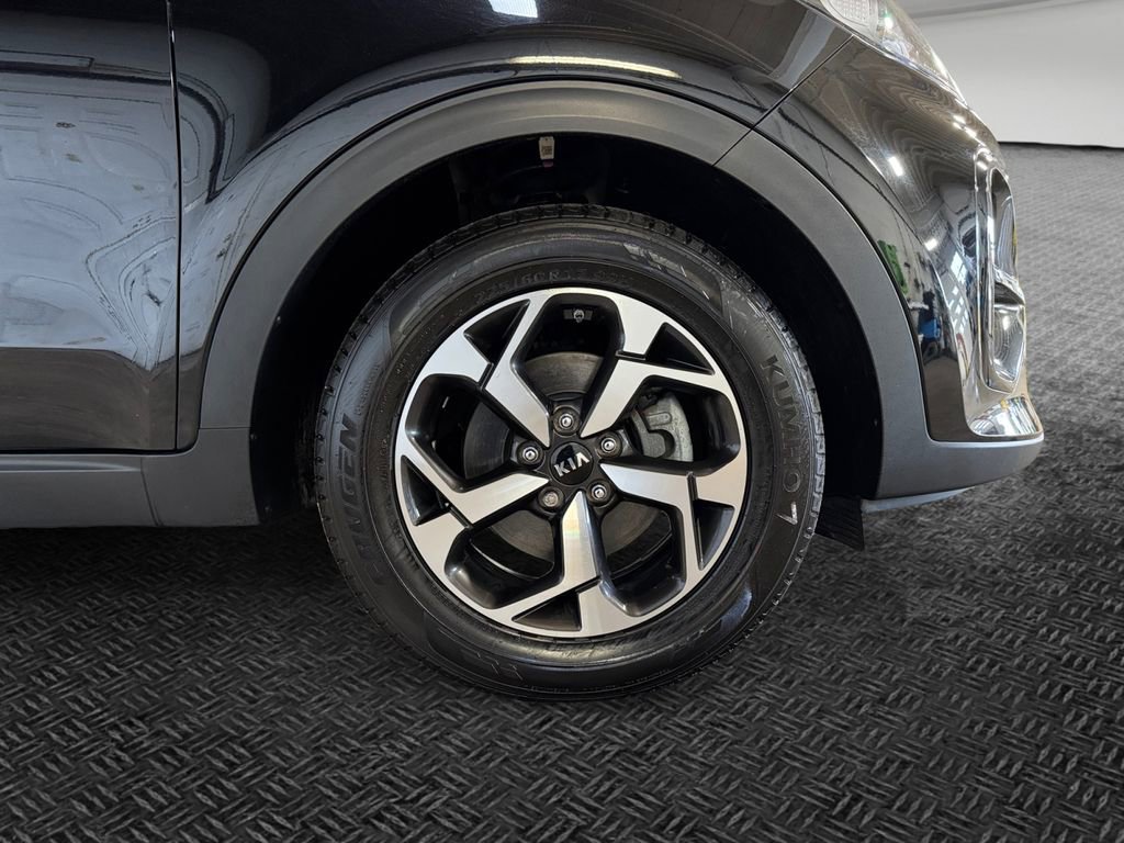 Used 2022 Kia Sportage LX image 11