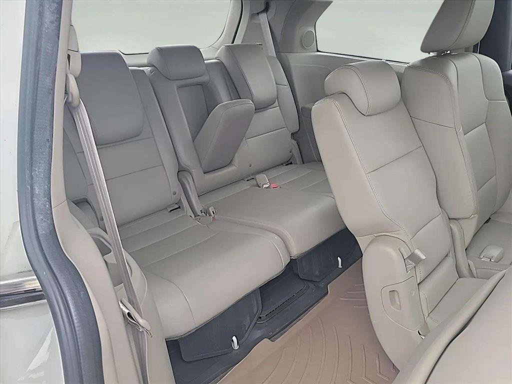 Used 2015 Honda Odyssey Touring Elite image 29