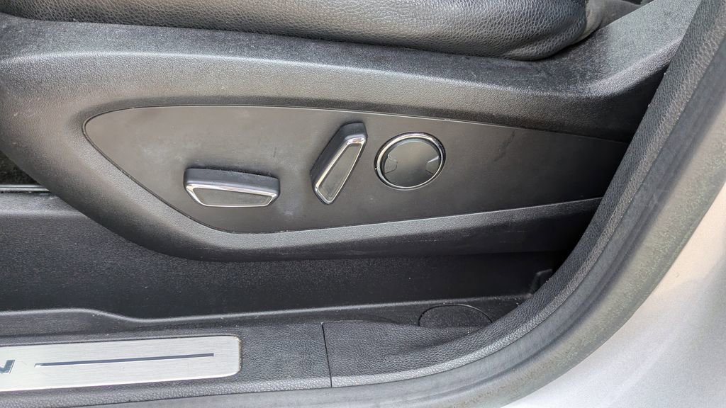 Used 2015 Lincoln MKC FWD image 8