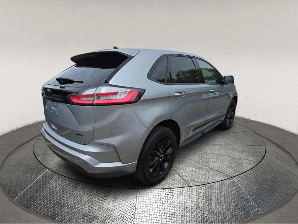 Used 2024 Ford Edge SE w/ Black Appearance Package AWD/4WD image 2