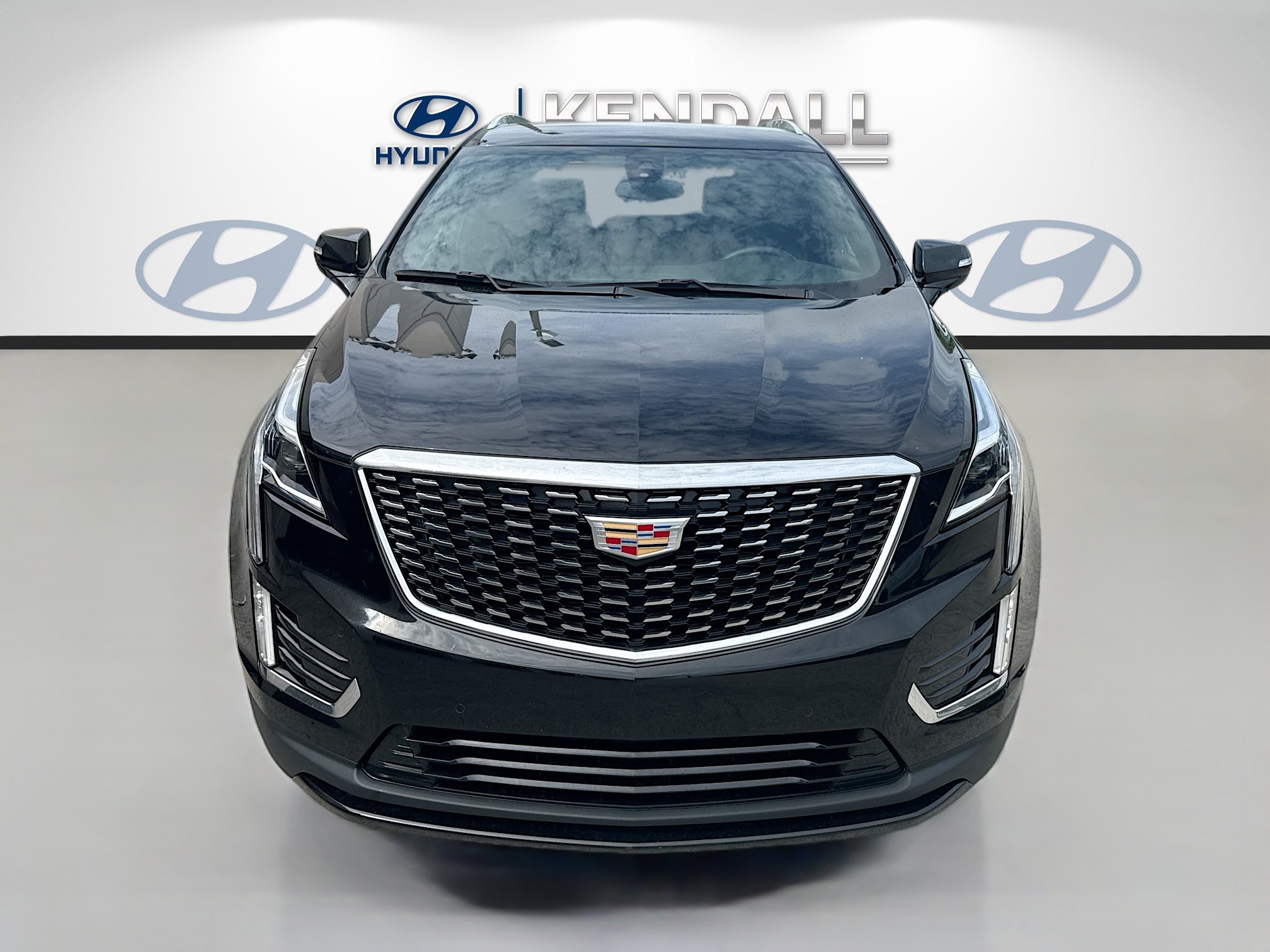 Used 2024 Cadillac XT5 Luxury FWD image 2