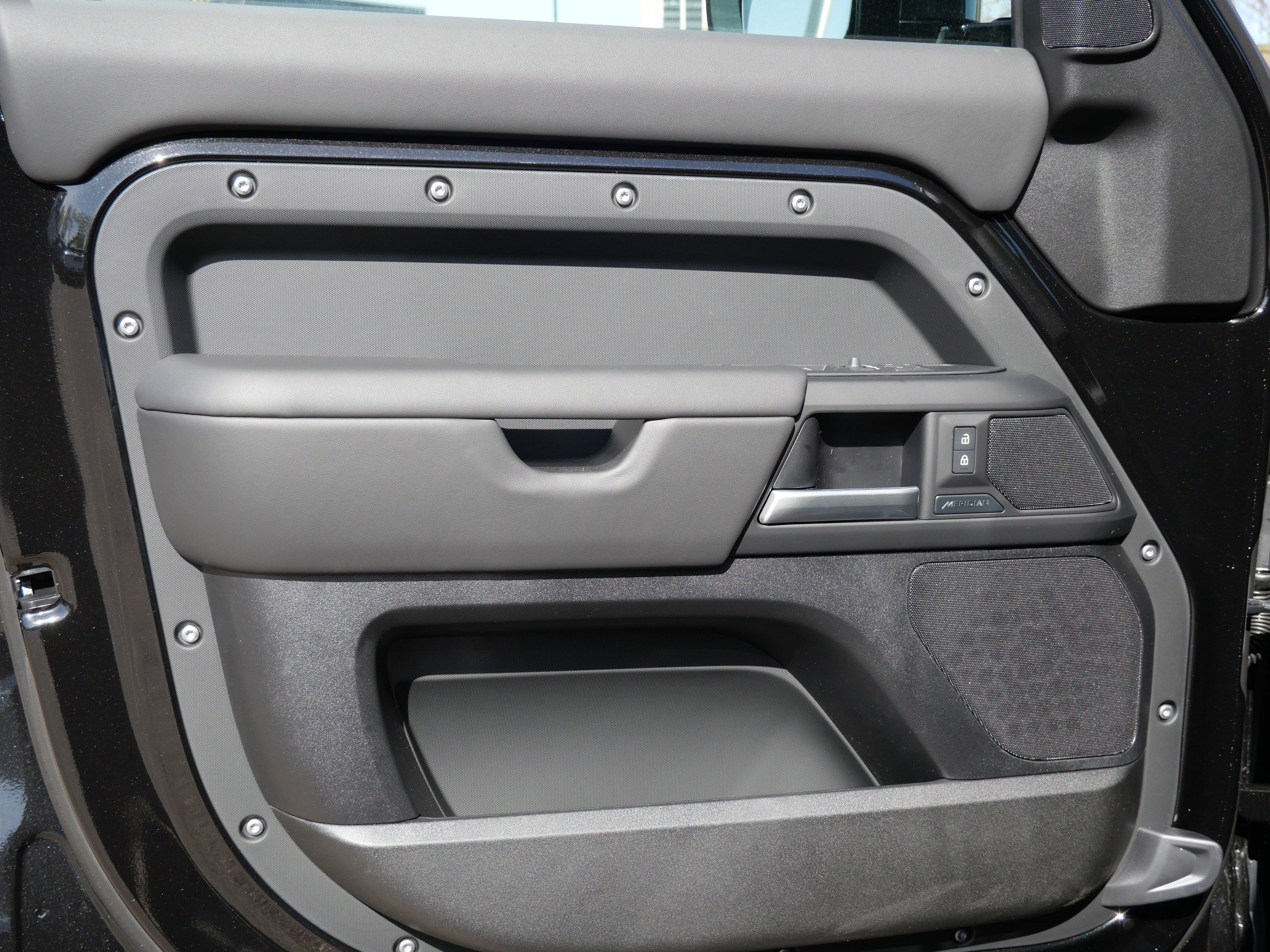 New 2026 Land Rover Defender 110 S AWD/4WD image 4