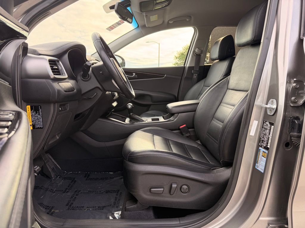 Used 2017 Kia Sorento FWD w/ LX Convenience Package image 2