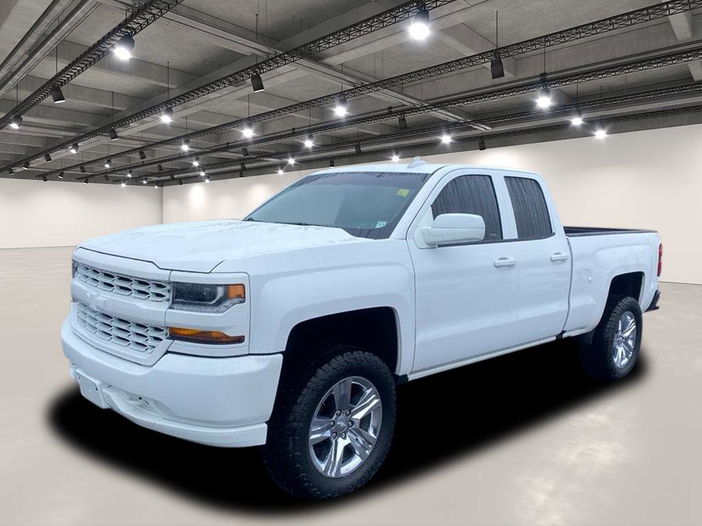 Used 2018 Chevrolet Silverado 1500 Custom w/ Custom Value Package image 3