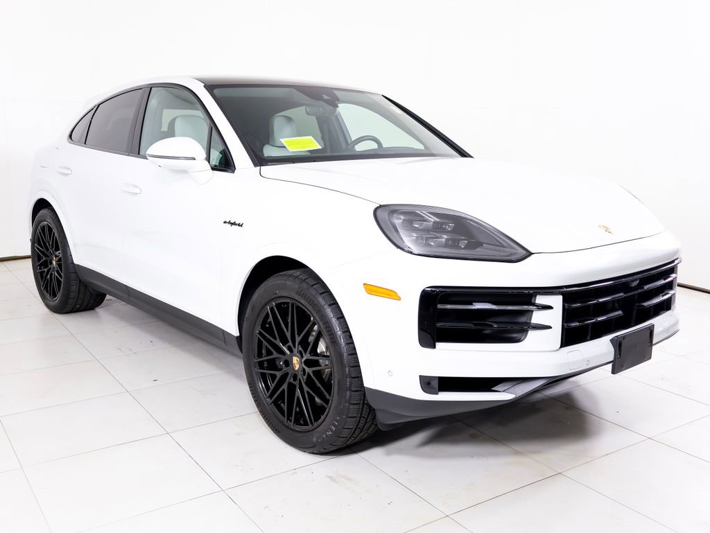 Certified 2025 Porsche Cayenne E-Hybrid Coupe AWD/4WD image 32