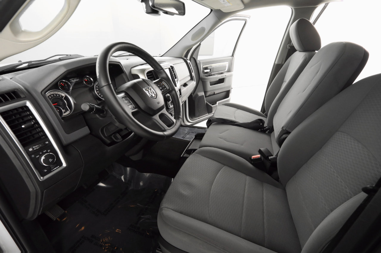 Used 2017 RAM 1500 Classic SLT w/ SLT Plus D￩cor Group image 13